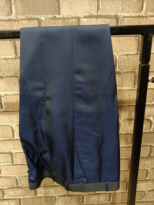 4/6 VIBRANT SUIT 4/6 VIBRANT SUIT