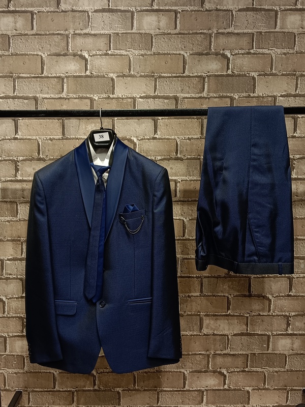 4/6 VIBRANT SUIT 4/6 VIBRANT SUIT