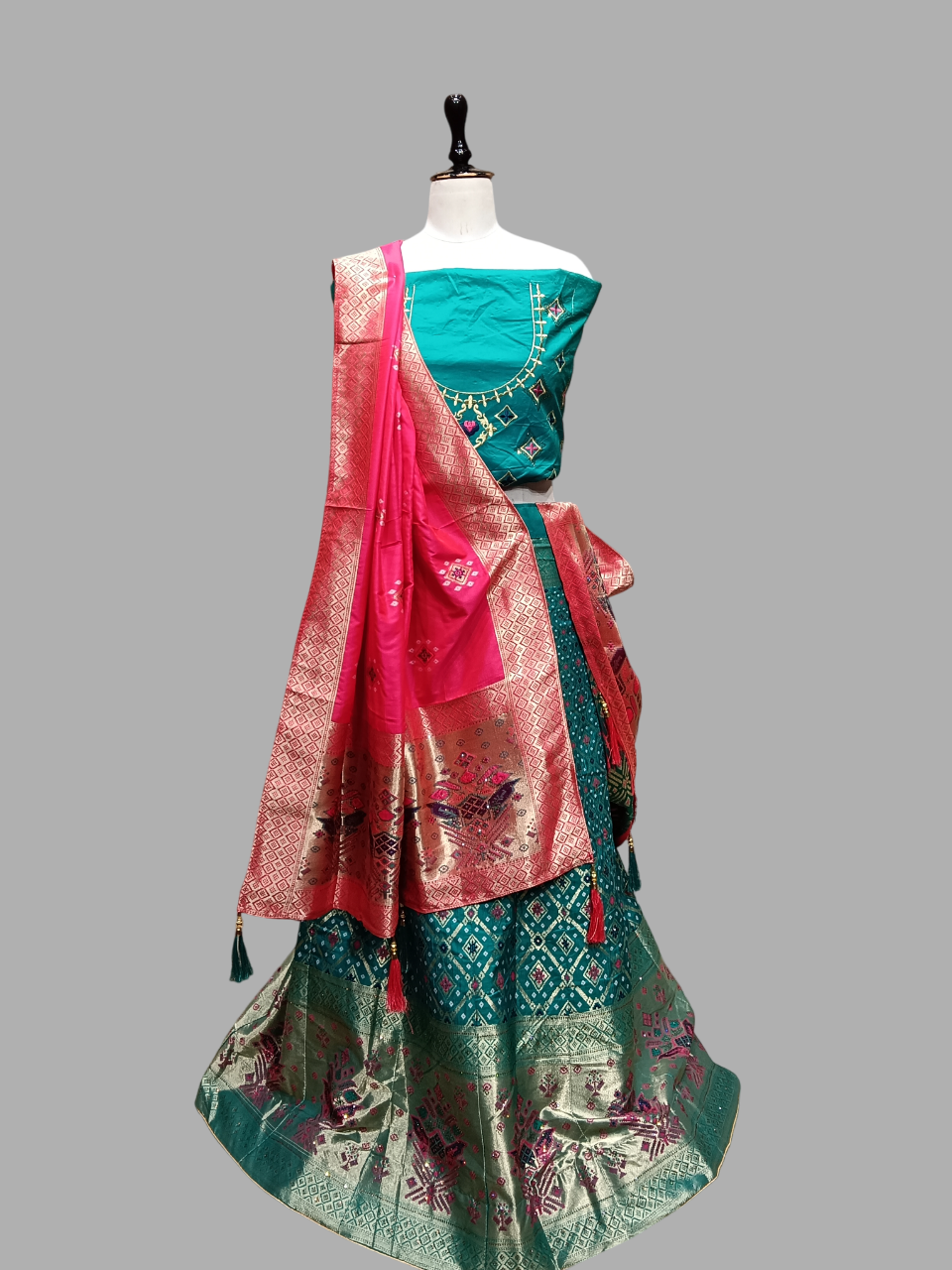 Teal & Pink Banarasi Weave Silk Lehenga Choli Set MF Teal & Pink Banarasi Weave Silk Lehenga Choli Set MF
