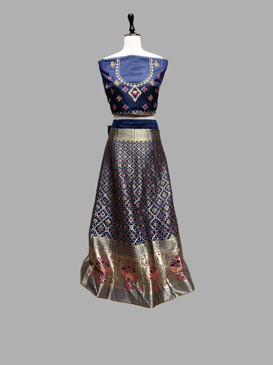 Navy Blue & Pink Banarasi Silk Lehenga Choli Set MF Navy Blue & Pink Banarasi Silk Lehenga Choli Set MF