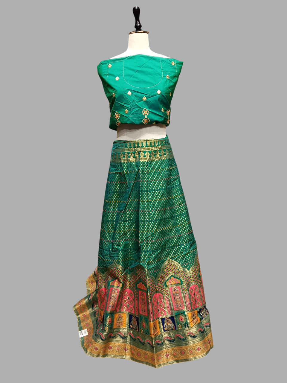 Traditional Embroidered Lehenga Choli Set Traditional Embroidered Lehenga Choli Set