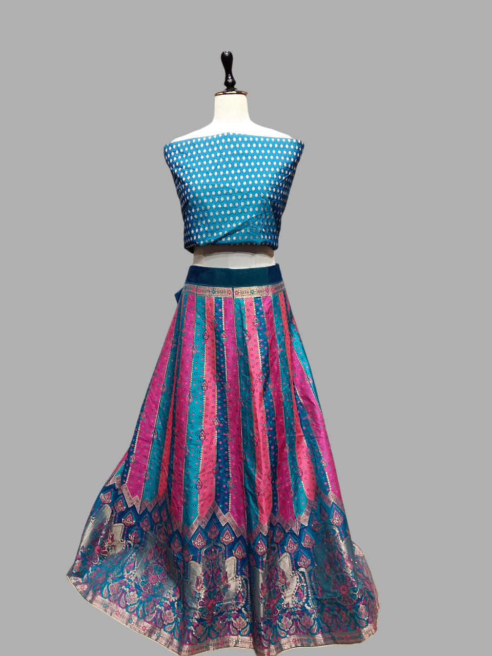 Royal Blue & Pink Traditional Embroidered Lehenga Choli Set Royal Blue & Pink Traditional Embroidered Lehenga Choli Set