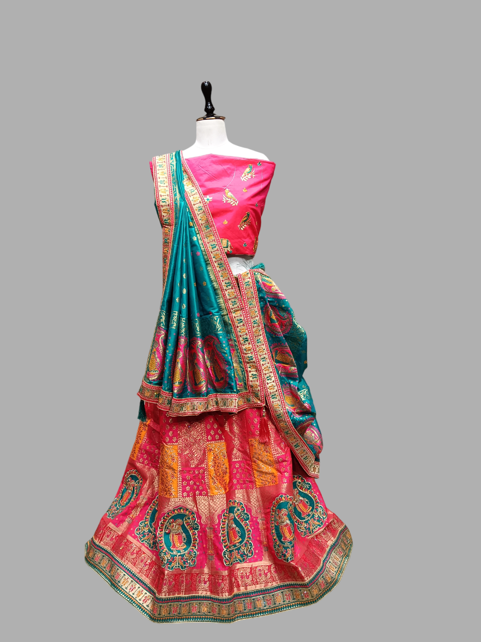 Pink & Teal Traditional Embroidered Lehenga Choli Set MF Pink & Teal Traditional Embroidered Lehenga Choli Set MF