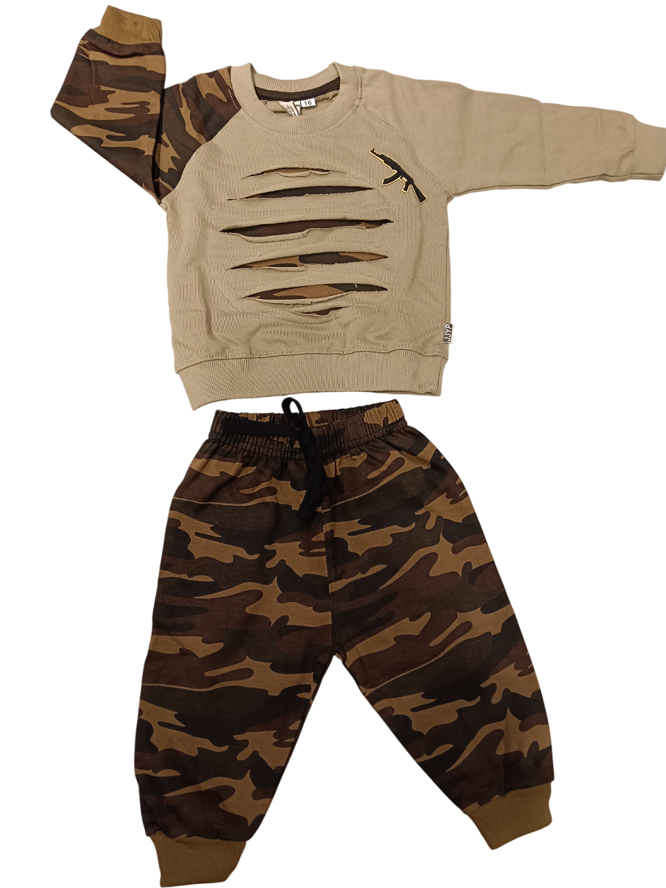 Slashed Sweatshirt & Jogger D.5.2015 B.2075 Slashed Sweatshirt & Jogger D.5.2015 B.2075