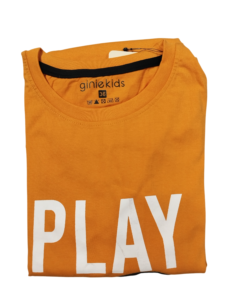neckline contains the "Ginie Kids t-shirt D.GINI T-SHIRE B.6680 neckline contains the "Ginie Kids t-shirt D.GINI T-SHIRE B.6680