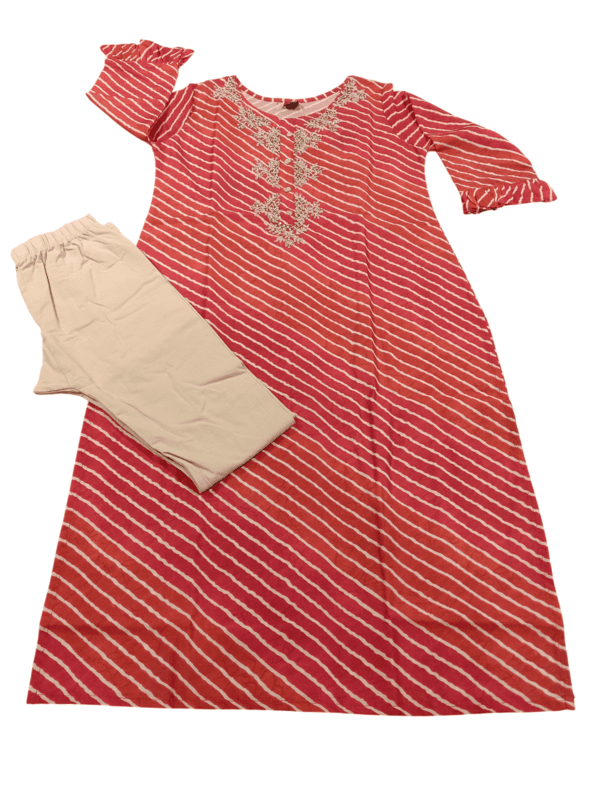 Stylish Bandhani-Inspired Printed Kurti Set with Embroidered Neckline D.11.3962 Stylish Bandhani-Inspired Printed Kurti Set with Embroidered Neckline D.11.3962